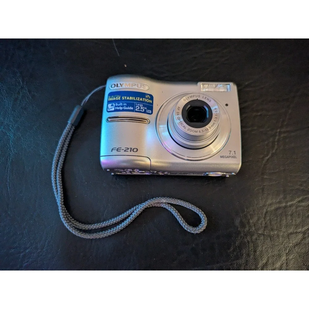 Olympus FE-210 Digital Camera Silver 7.1MP 3x Optical Zoom 1GB xD Card Works